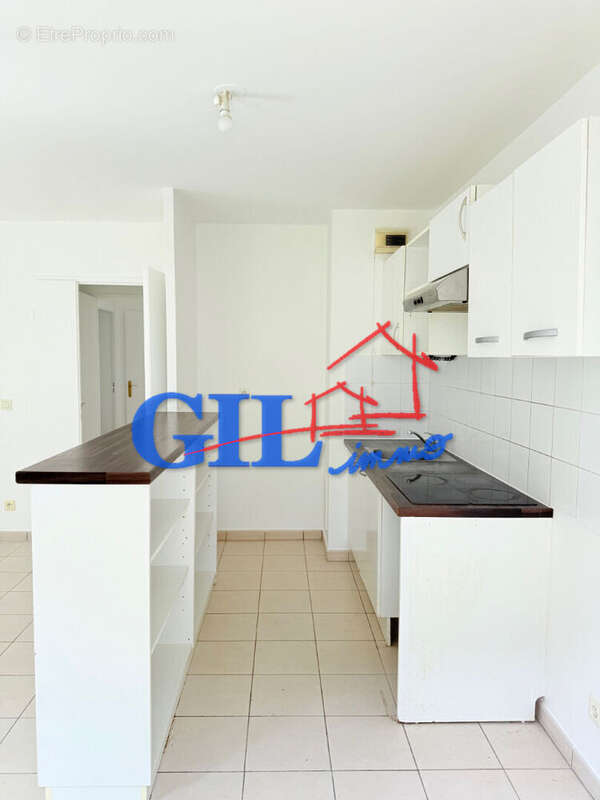 Appartement à SAVIGNY-LE-TEMPLE