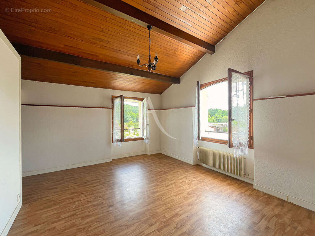 Maison Seyresse 6 pièce(s) 220 m2 - photo 6
