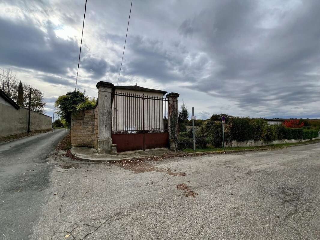 Maison à CHARVIEU-CHAVAGNEUX