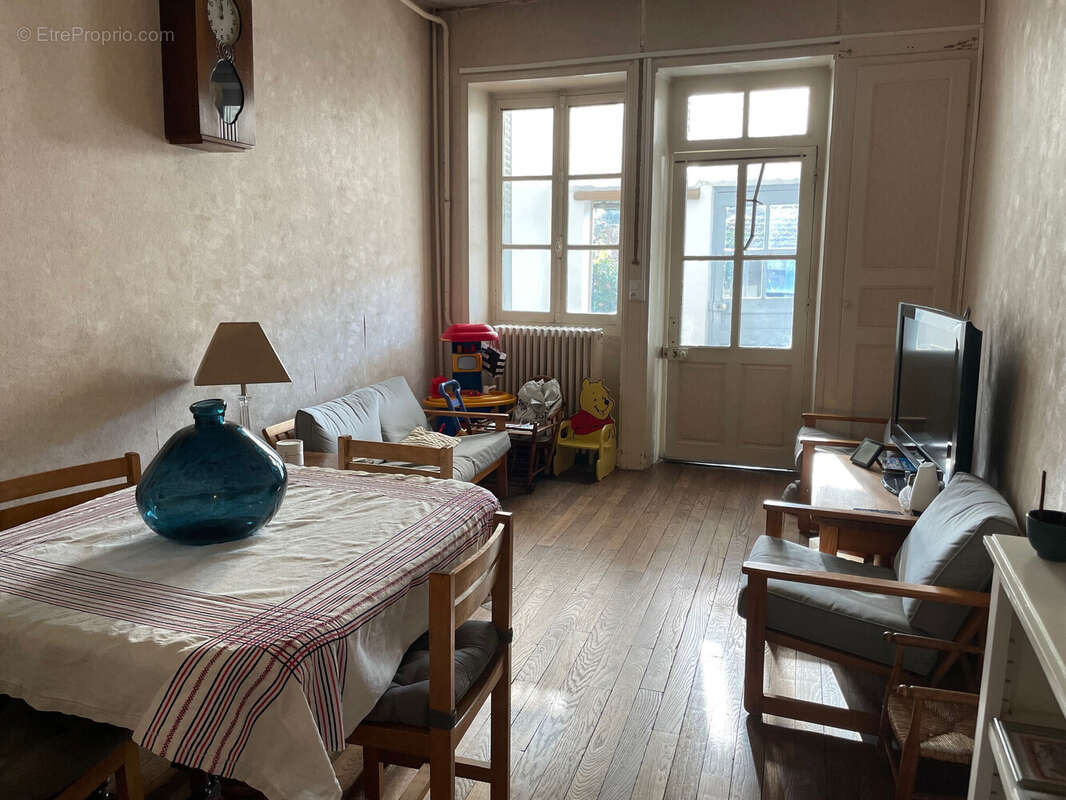 Maison à LA CLAYETTE