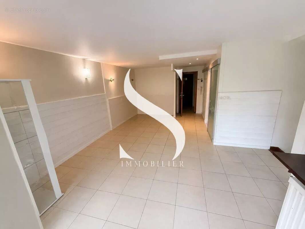 Appartement à VALLAURIS