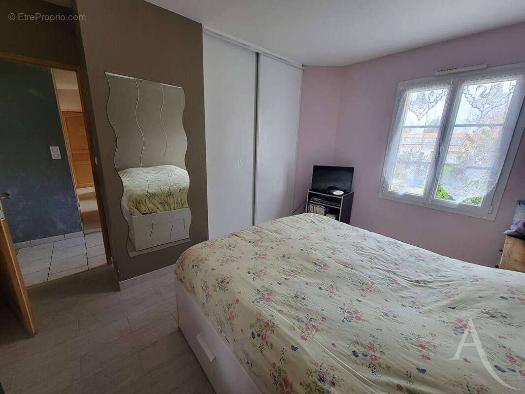 Maison à SAINT-ETIENNE-DU-BOIS