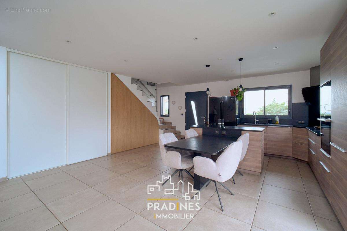 Maison à SAINT-LAURENT-D&#039;AGNY