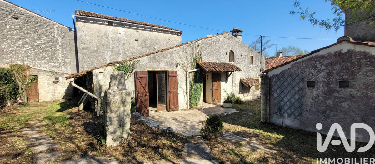 Photo 1 - Maison à VARAIZE