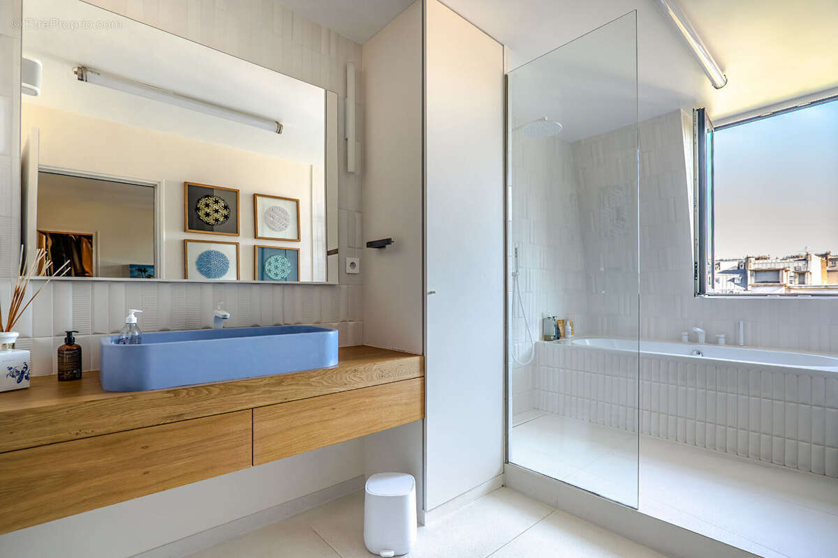 Appartement à PARIS-17E
