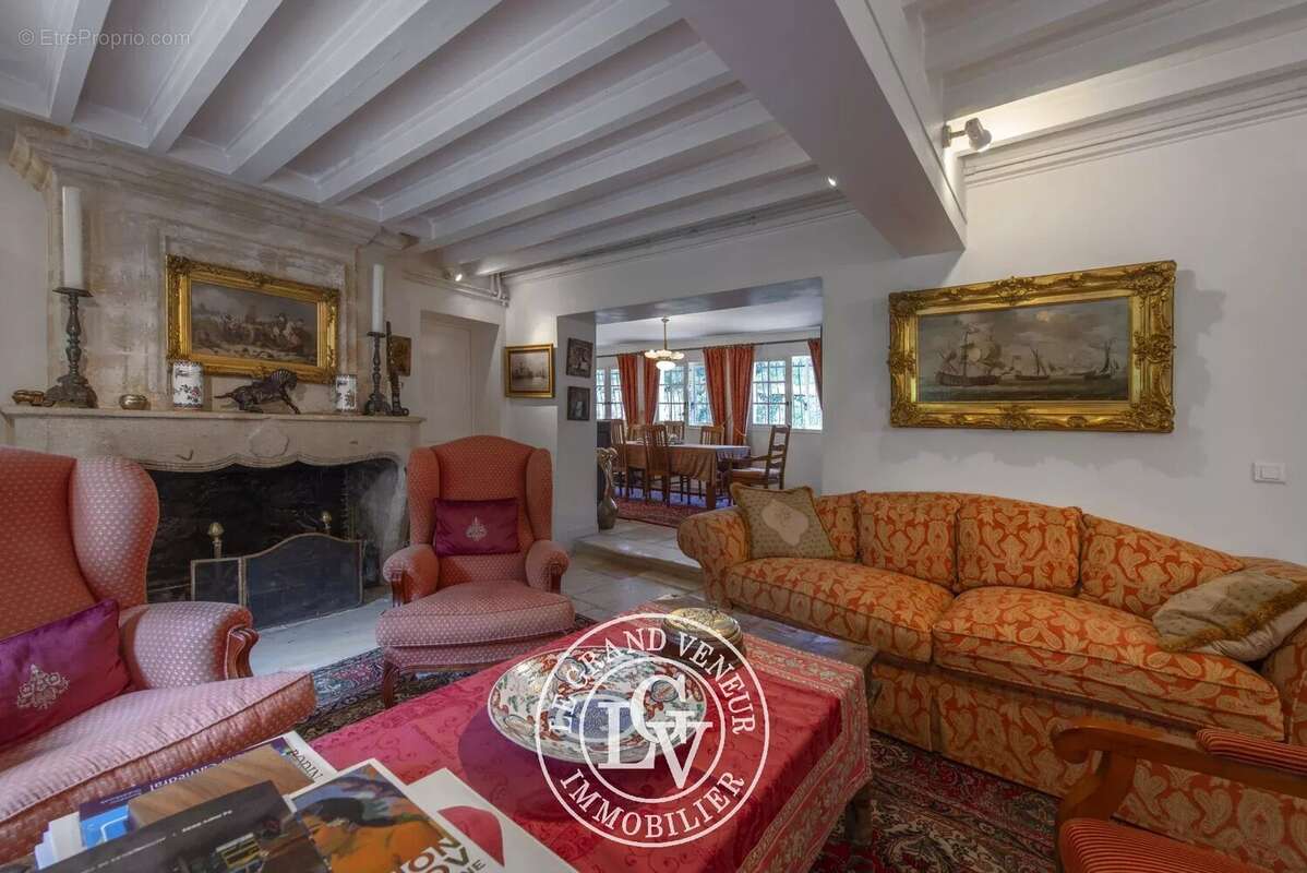 Maison à FONTAINEBLEAU