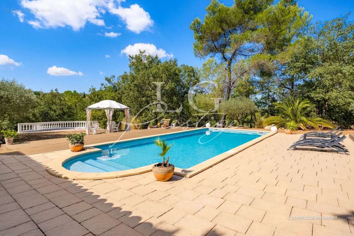 Maison à SAINT-PAUL-EN-FORET