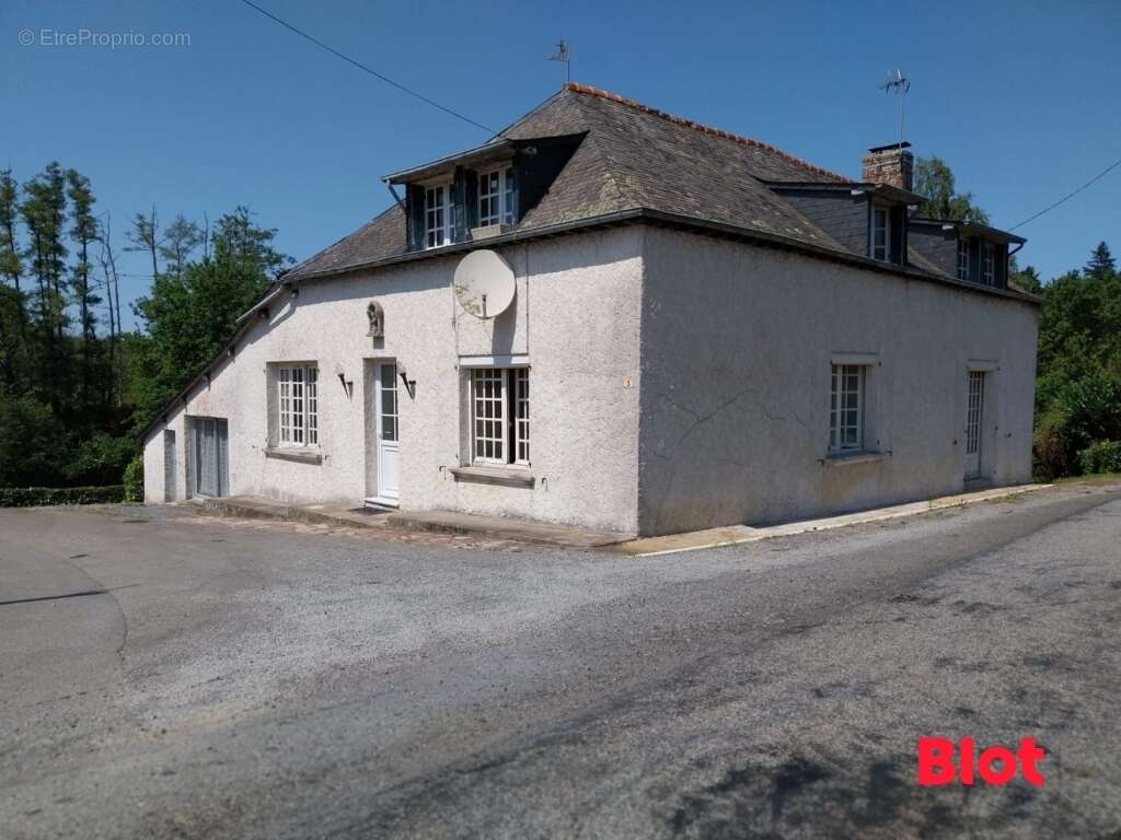 Maison à ERCE-EN-LAMEE