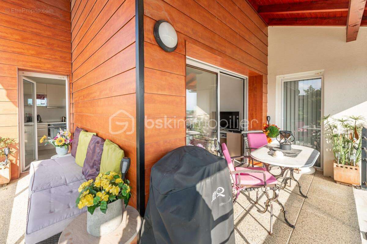 Appartement à VIRY