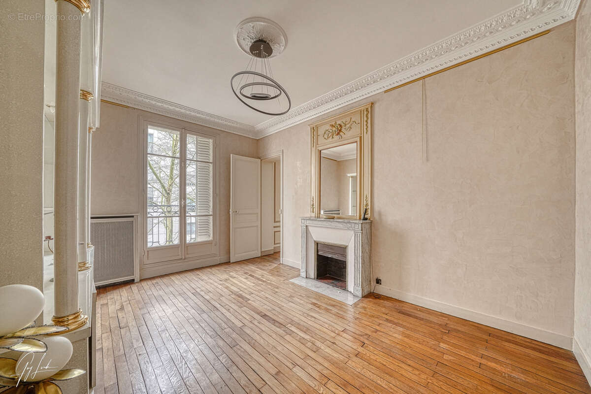 Appartement à PARIS-20E