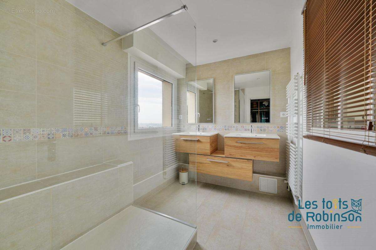 Appartement à VERRIERES-LE-BUISSON