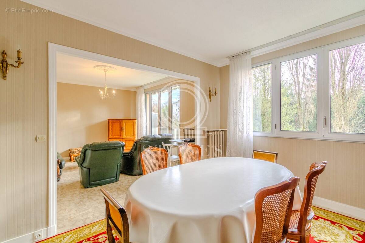 Appartement à LA CELLE-SAINT-CLOUD