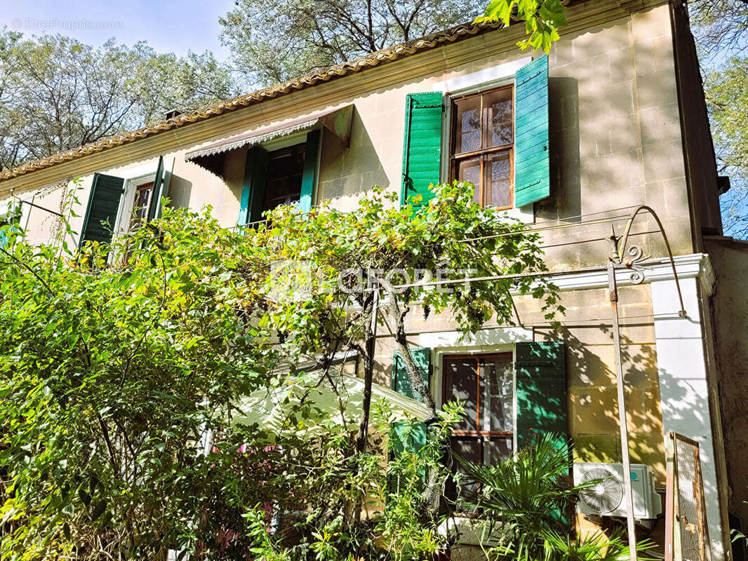 Maison à FONTVIEILLE