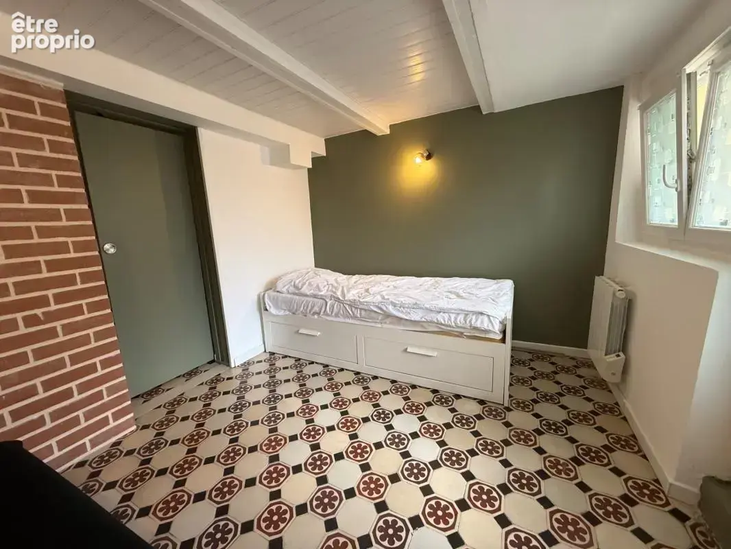 À 300 m de la plage, appartement 2 chambres entièrement rénové et vendu meublé - photo 7