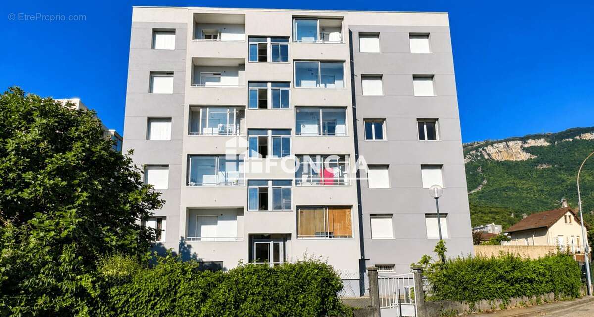Appartement à FONTAINE