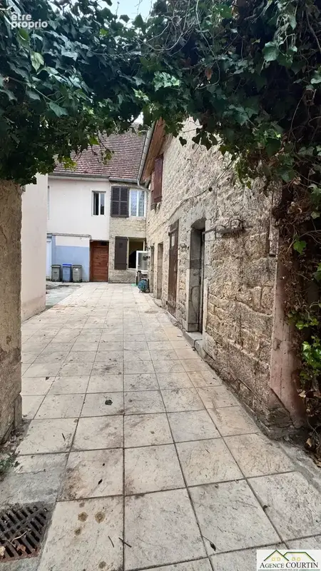 Immeuble de caractère avec ancien commerce, habitation et dépendance - photo 20