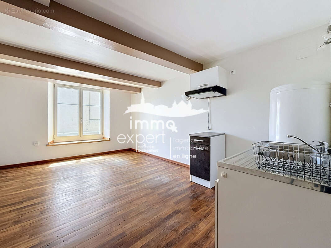 Appartement à MIRECOURT