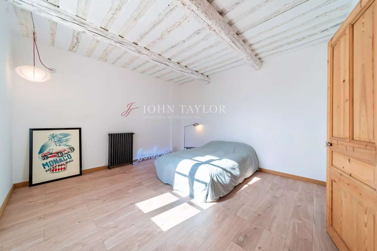 Maison à PERNES-LES-FONTAINES