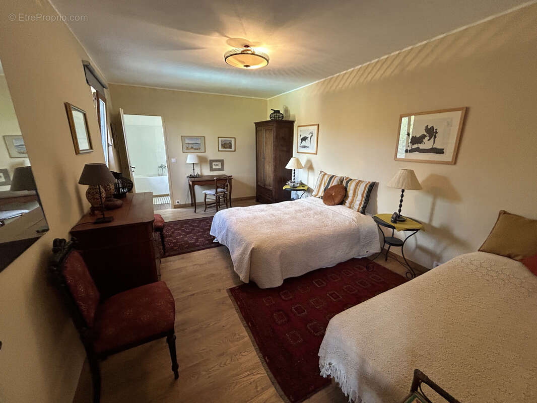 Maison à SAINT-QUENTIN-LA-POTERIE