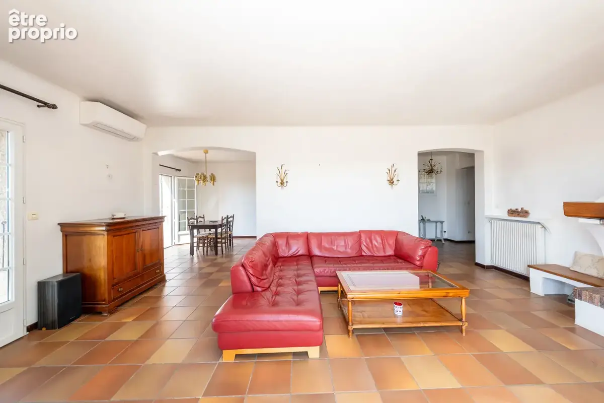 Emplacement privilégié, vue exceptionnelle et réel potentiel de rénovation - photo 5