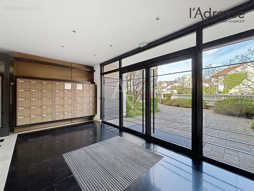 Suresnes limite Puteaux - Studio 23 m² - photo 7