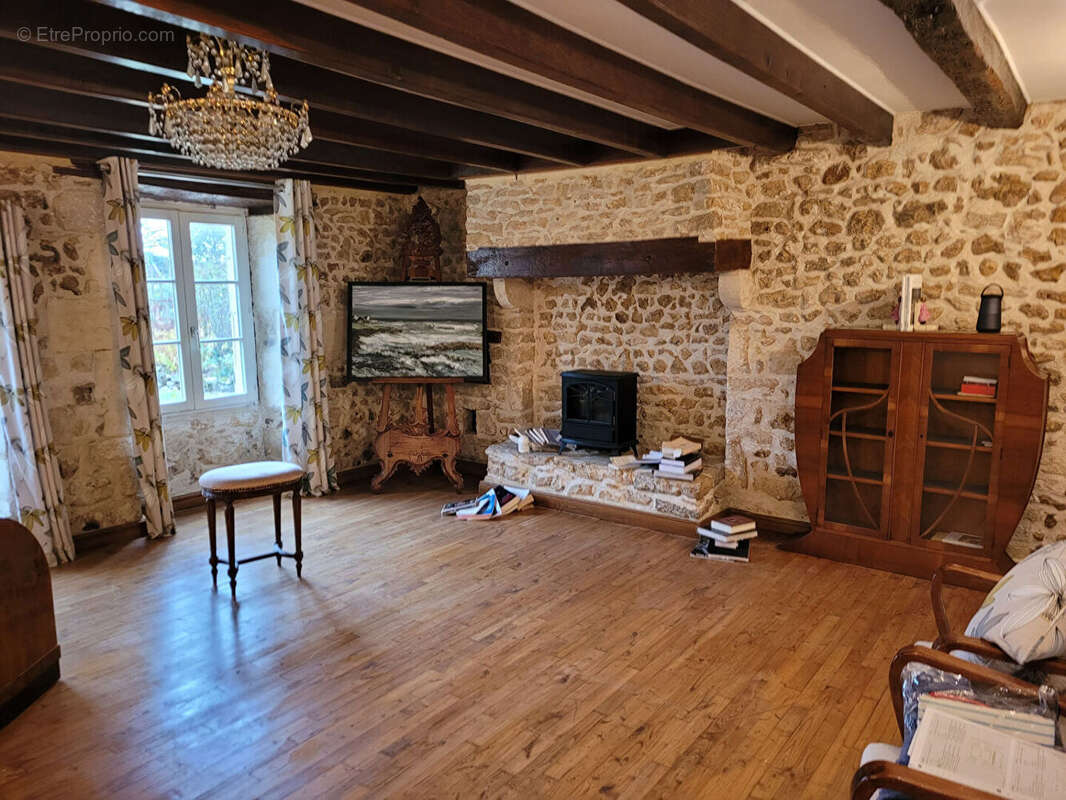 Maison à PAMPROUX