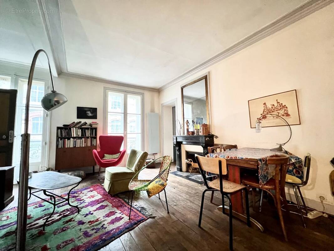 Appartement à PARIS-10E