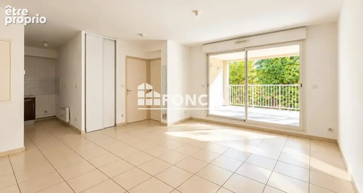 EXCLUSIVITE À vendre – Appartement avec terrasse et double garage – Nîmes, Route d’Uzès - photo 1