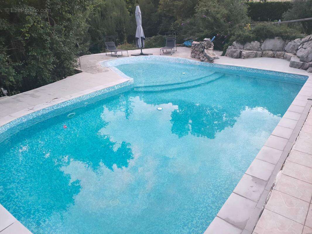Maison à MOLIERES-CAVAILLAC