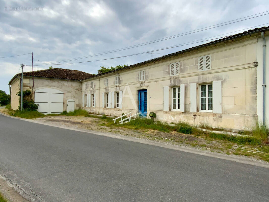 Maison à SALLES-D'ANGLES