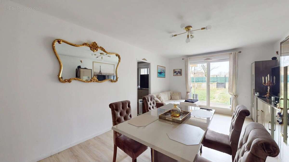 Appartement à PONTAULT-COMBAULT
