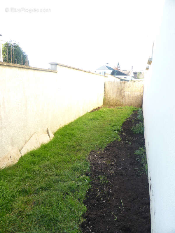 Appartement à COURSON-MONTELOUP