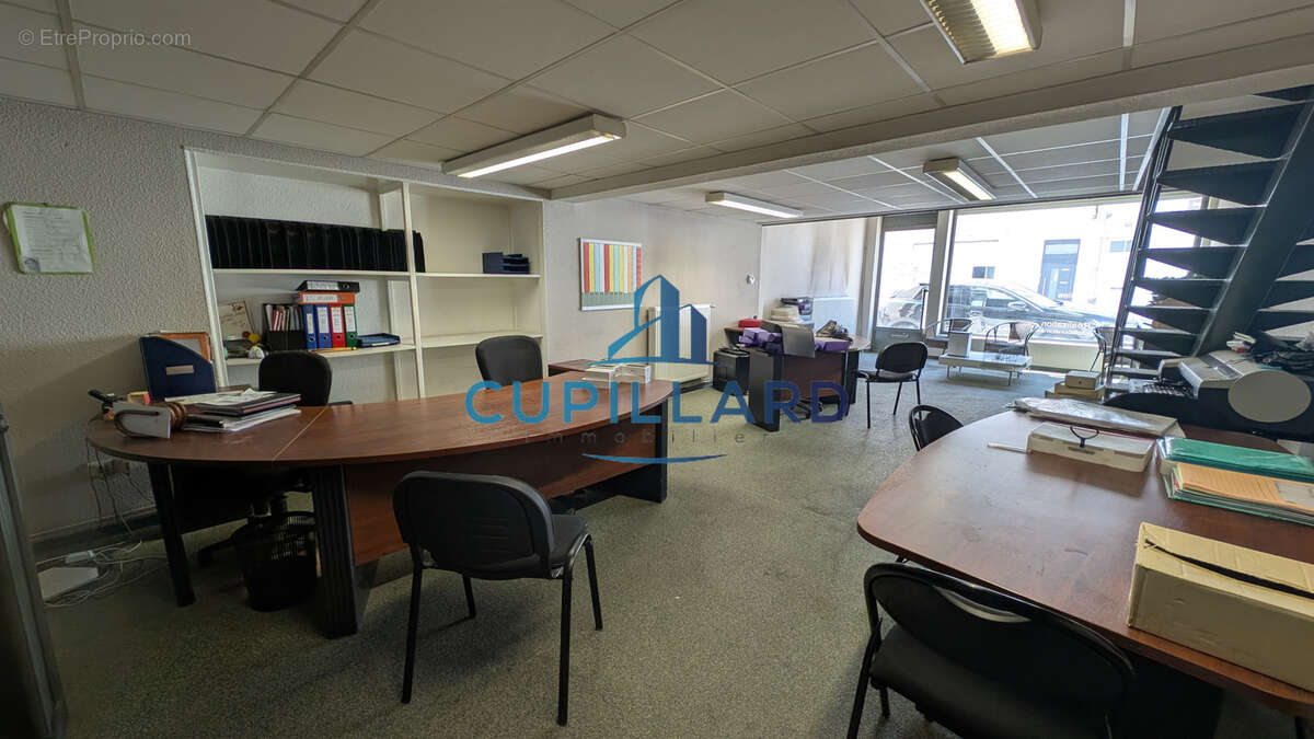 Depot de 620m2 roanne centre proche gare - photo 4