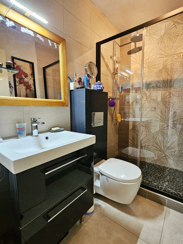 Maison à MANDRES-LES-ROSES