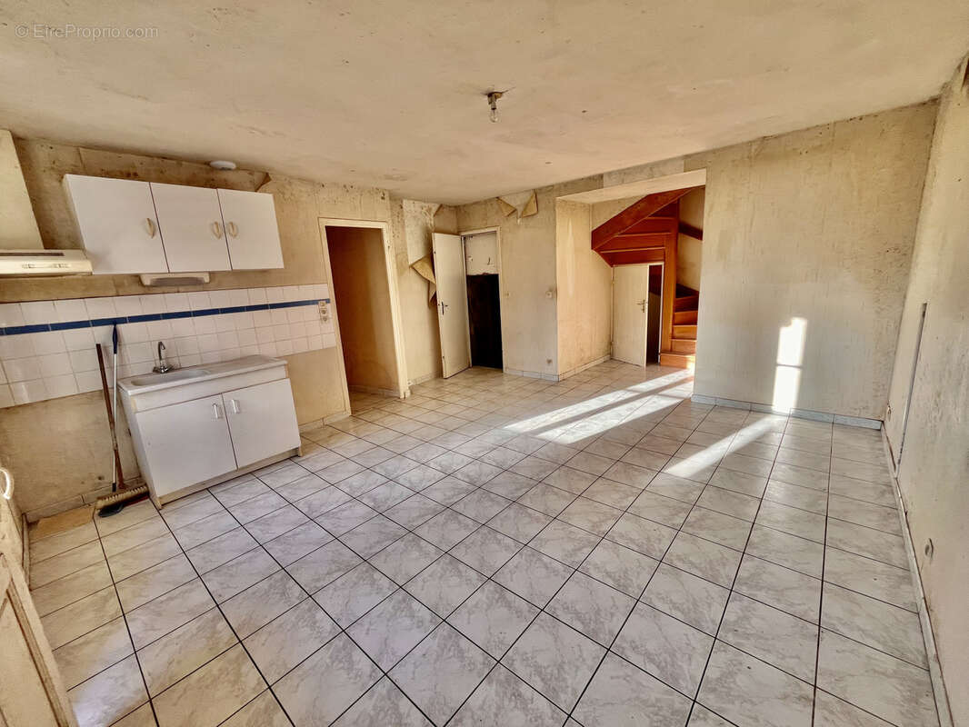 Maison à MONTREUIL-BELLAY