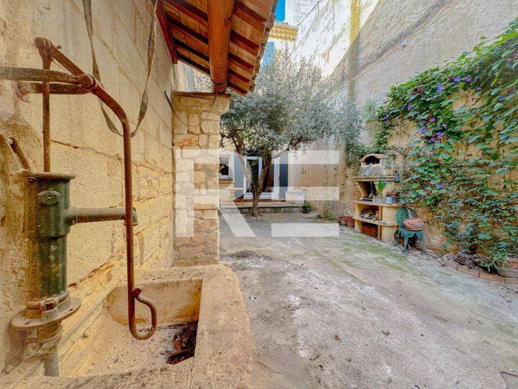 Maison à SAINT-GILLES