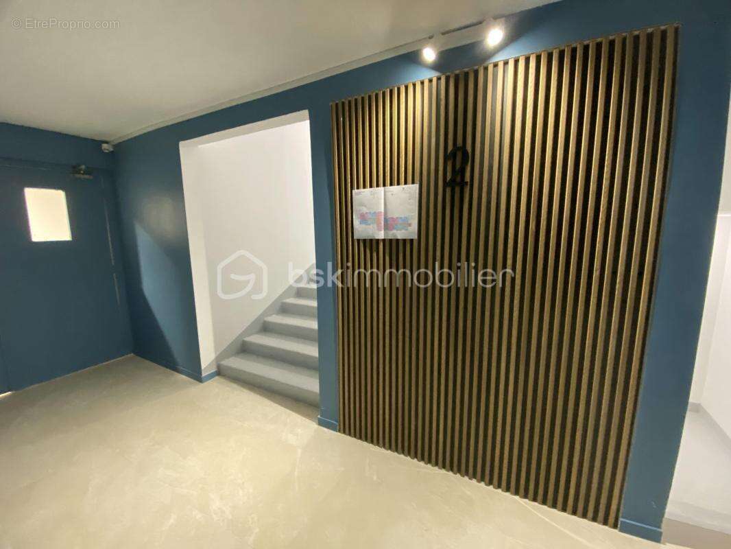 SAINT-CHRISTOL ((84) - Créez votre T3 sur mesure ! Plateau sous forme d'appartement de 78 m² env. situé au 2ème étage avec ascen - photo 4