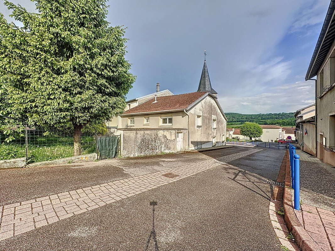 Maison à REMONCOURT