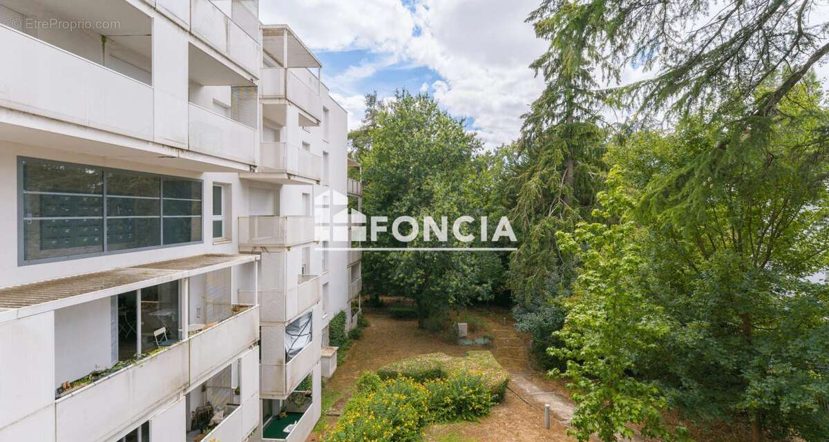 EXCLUSIVITE FONCIA proximité CHÉZINE : beau T3 de 64,68 m2 avec très grand balcon, local vélo, double stationnement au sein d'un - photo 13