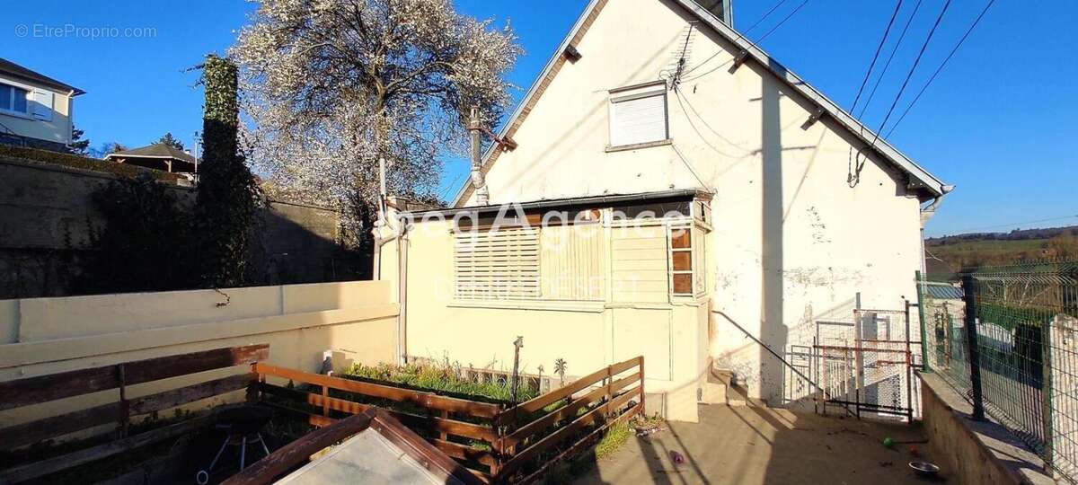 Maison à CONDE-SUR-NOIREAU