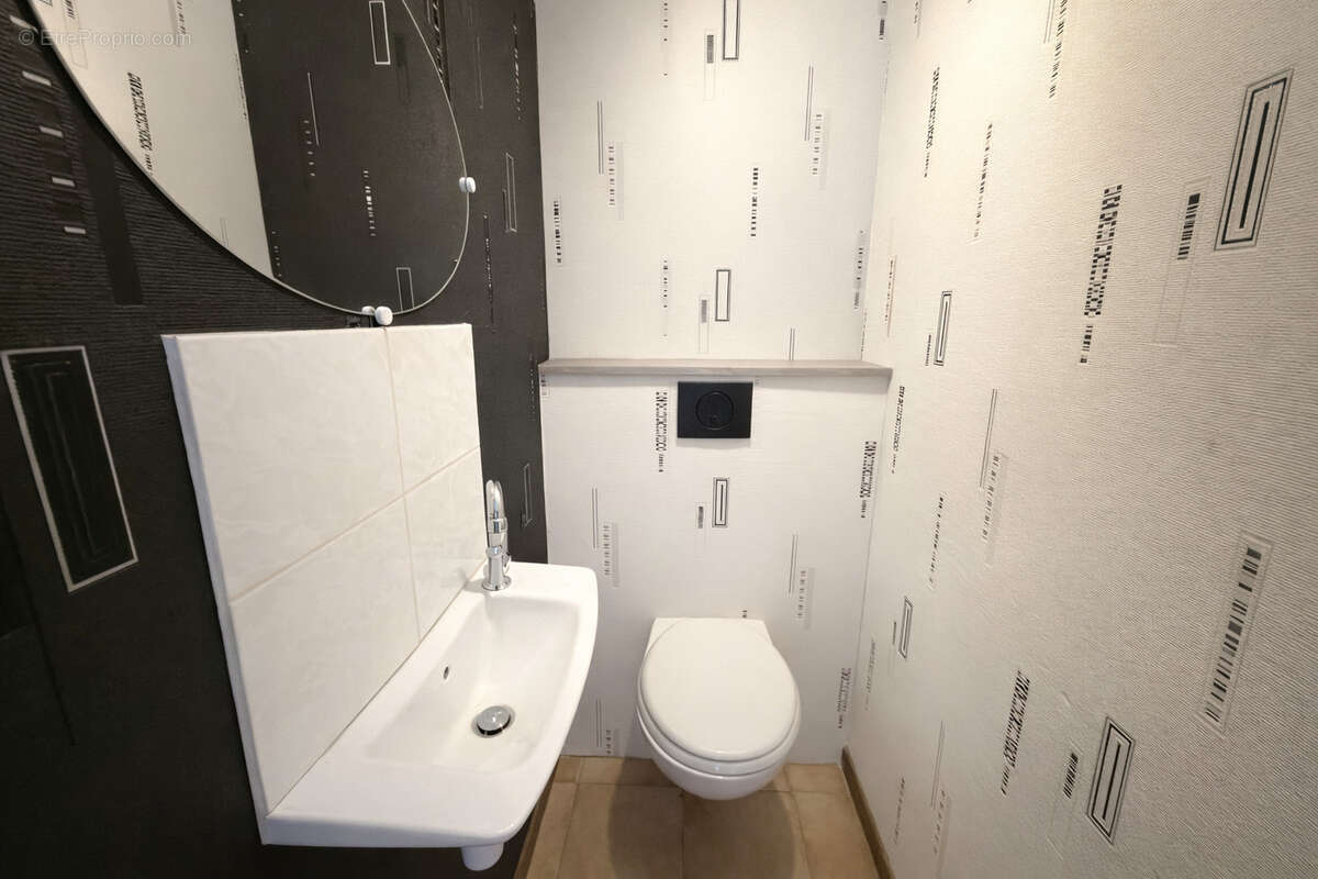 Maison à SAINT-LAURENT-DE-LA-SALANQUE