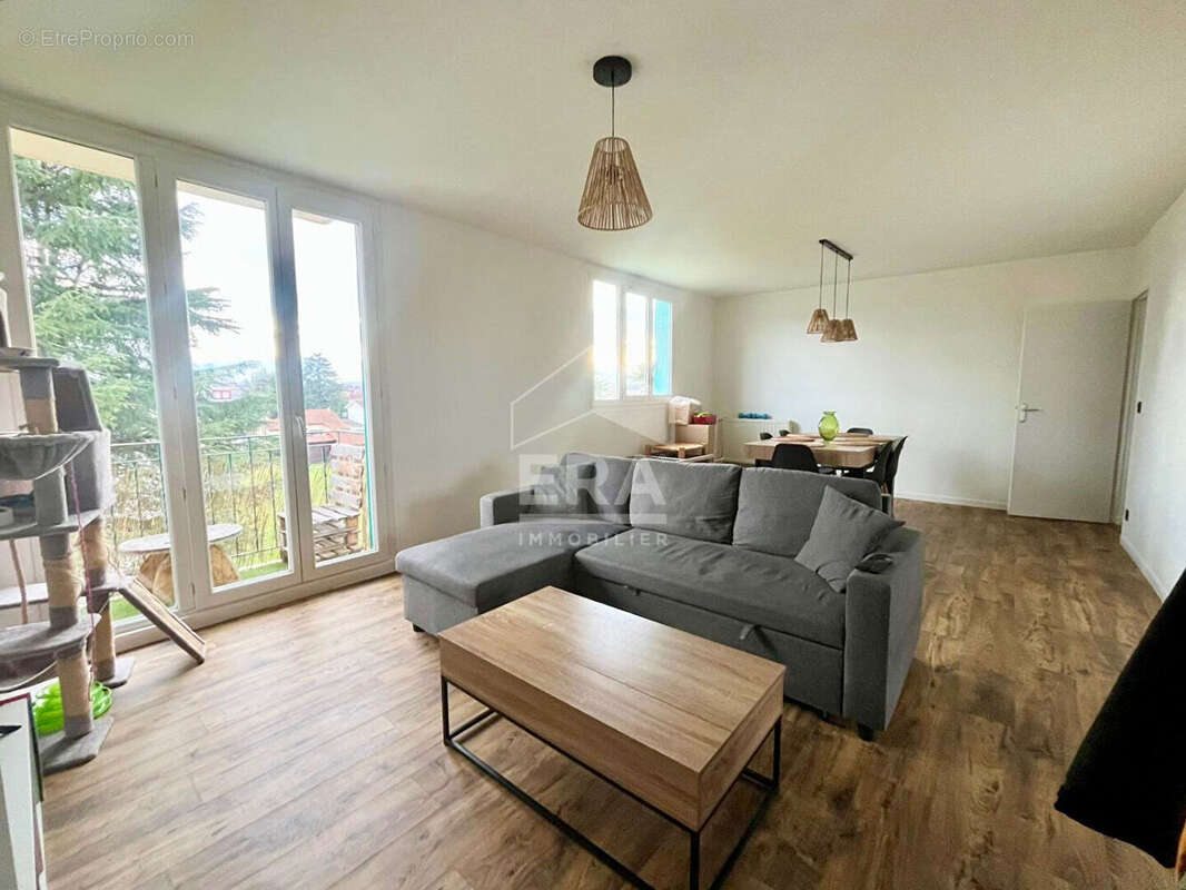 Appartement à AUREILHAN