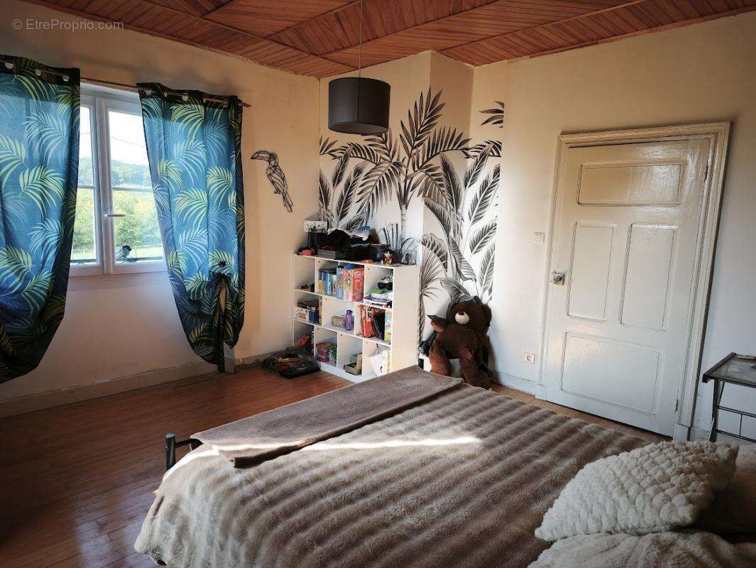 Maison à MIRAMONT-DE-QUERCY