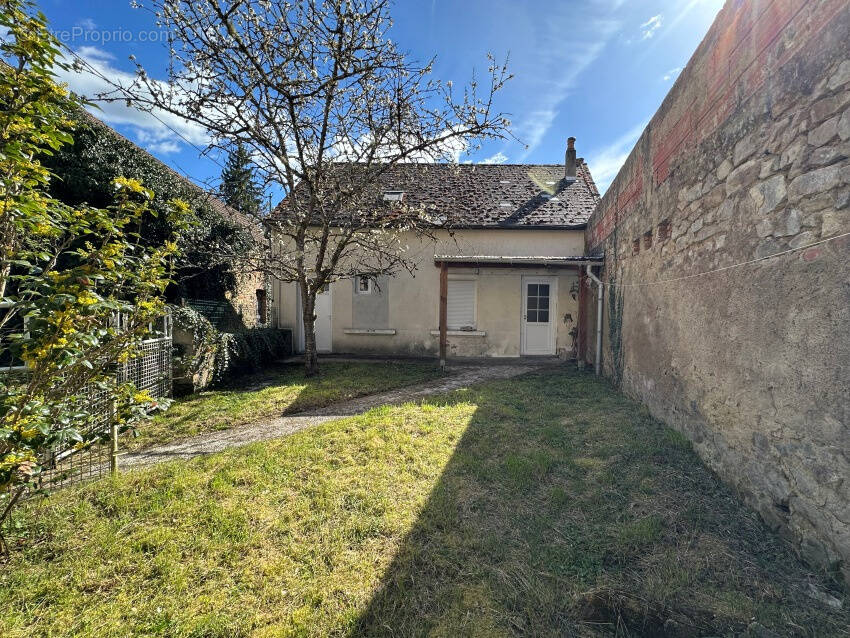 Maison à CHATEAUNEUF-LES-BAINS