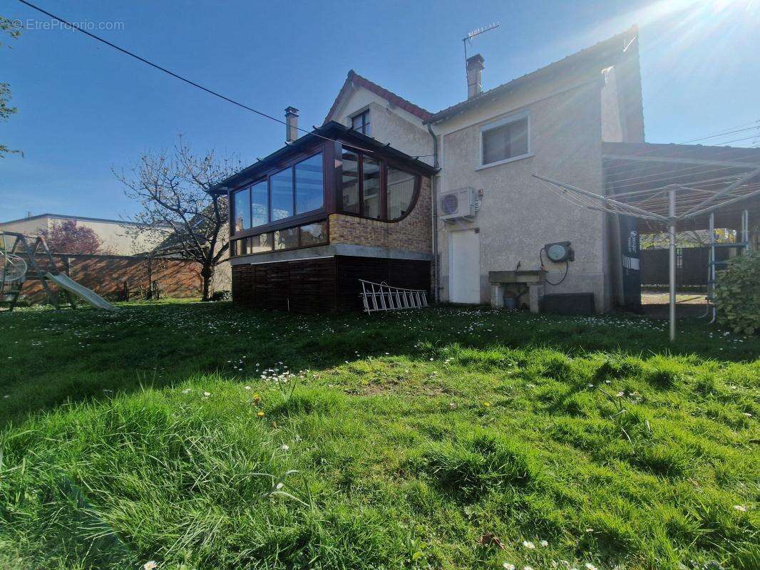 Maison à VAIRES-SUR-MARNE