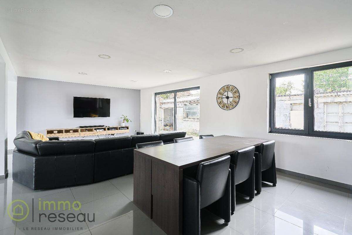 Maison à PECQUENCOURT