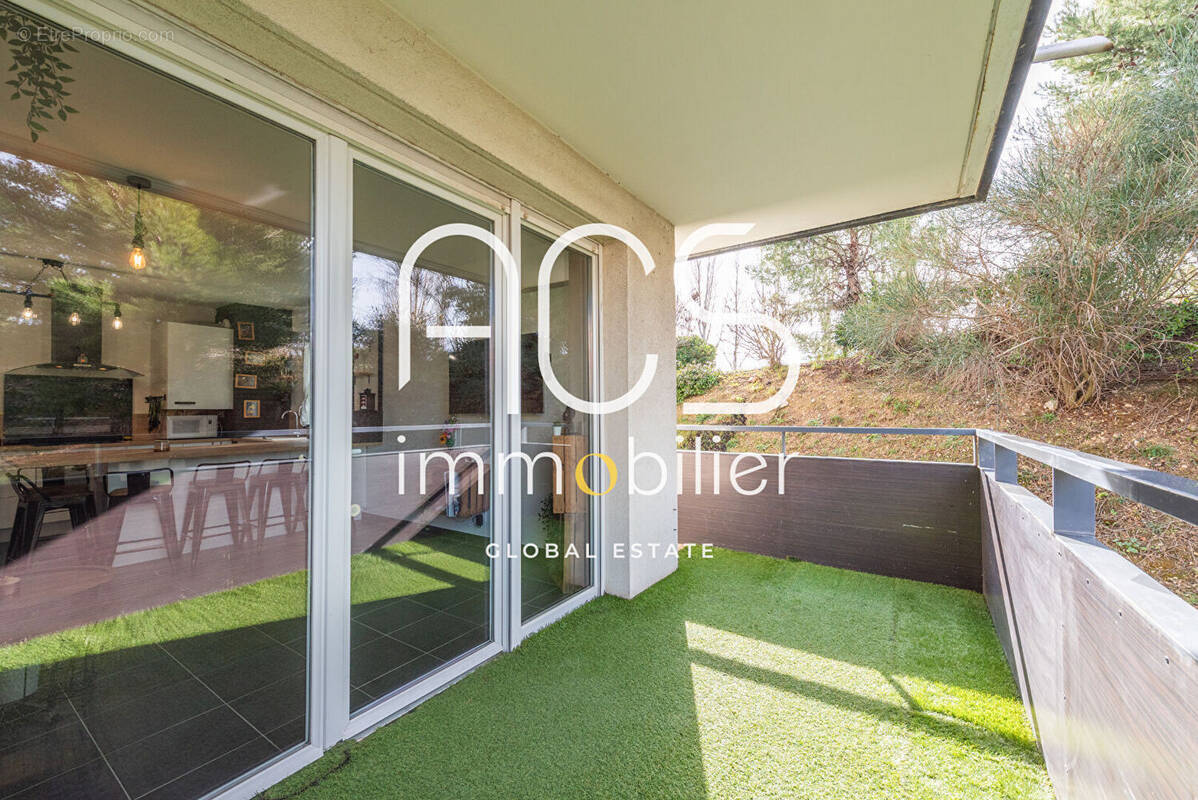 Appartement à CHATEAUNEUF-LES-MARTIGUES