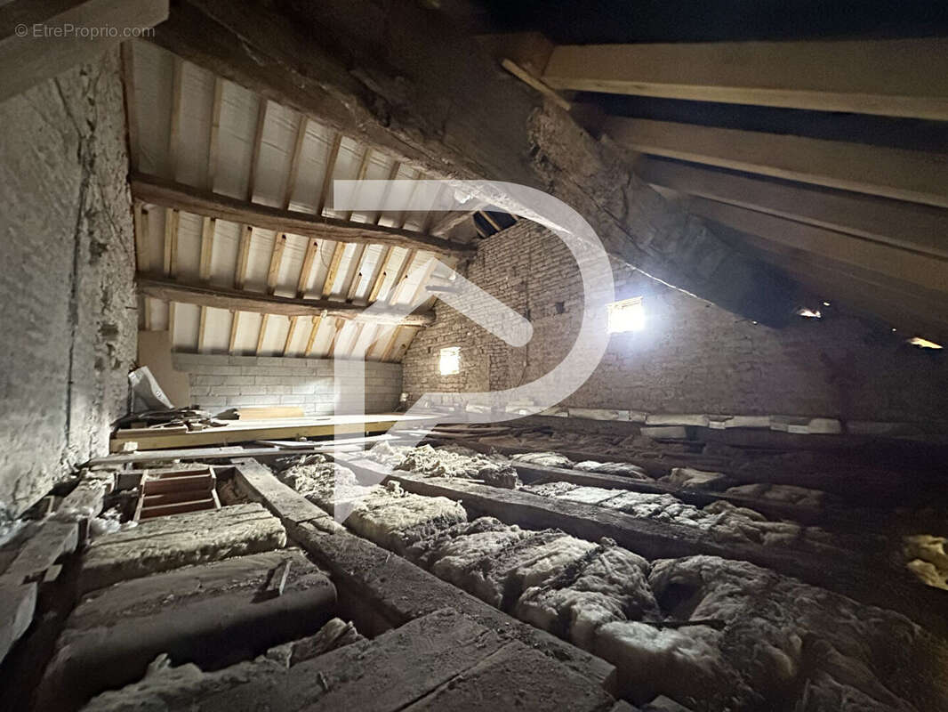 Maison à CHATEAUVILLAIN