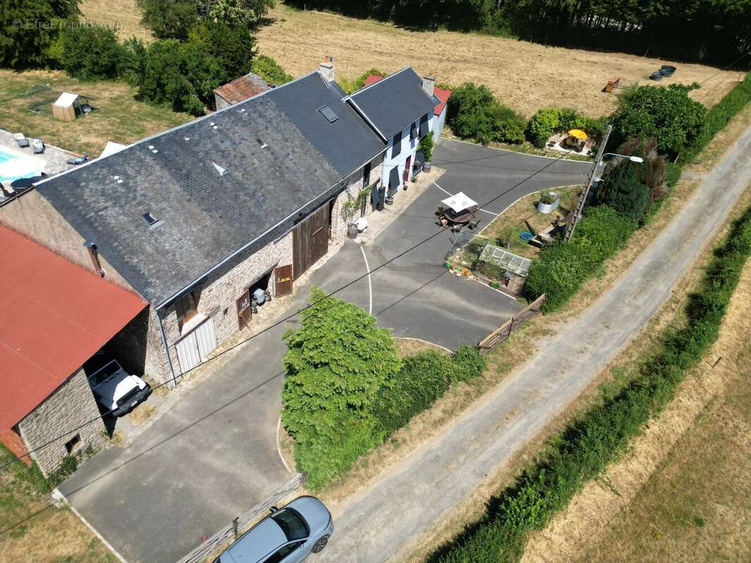 Une grande maison originale et fabuleuse, idéalement située à la campagne - photo 14