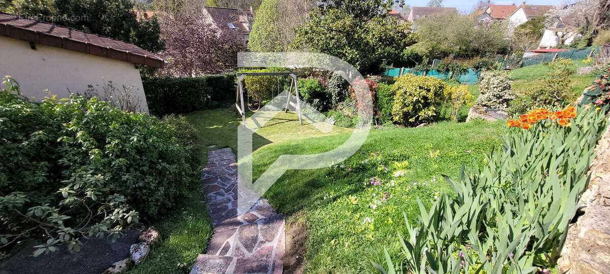 Maison à SAINT-REMY-LES-CHEVREUSE